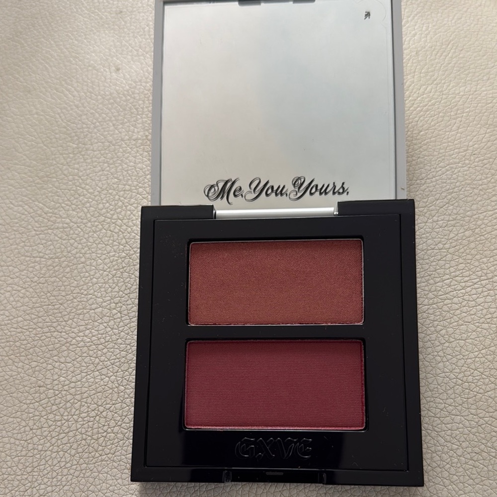 GXVE Feelin' Cheeky Amplifying Blush Duo - Peachy Brown